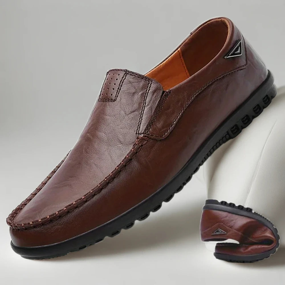 Chaussure mocassin cuir rouge homme, finition couture à la main