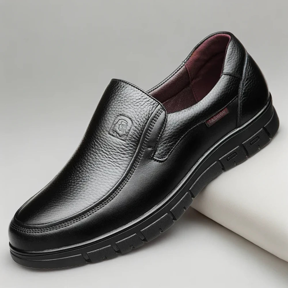 Mocassin cuir tressé homme vue de profil montrant la finition élégante