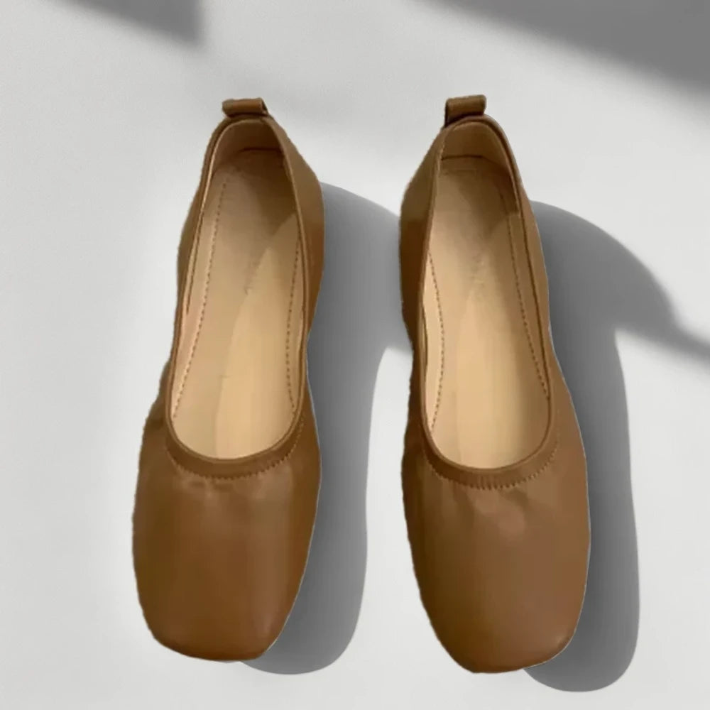 Intérieur du mocassin cuir vernis femme montrant le confort quotidien