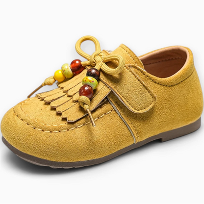 Chaussure printemps fillette jaune avec nœud, franges et perles