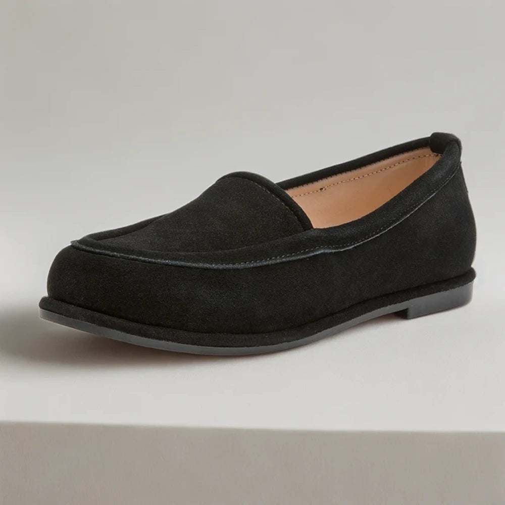 Mocassins en daim marron détail de la matière suédée