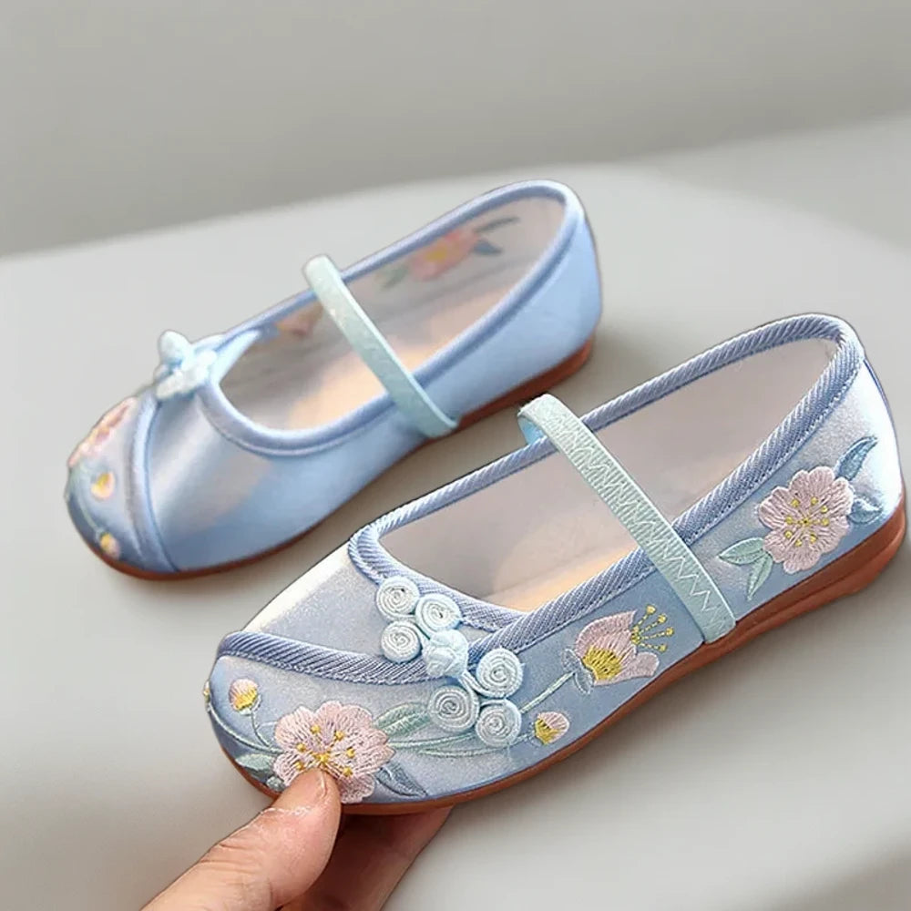 Mocassin driver rose pastel avec silhouette légère et aérée