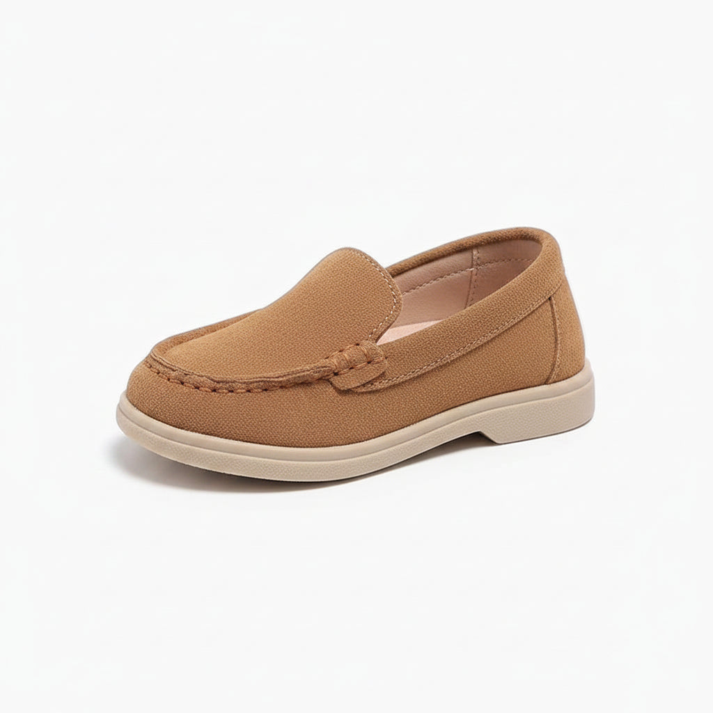 Mocassin enfant fille en daim bleu avec semelle antidérapante, vue de profil