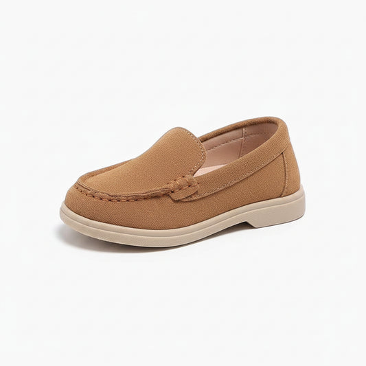 Mocassin enfant fille en daim bleu avec semelle antidérapante, vue de profil