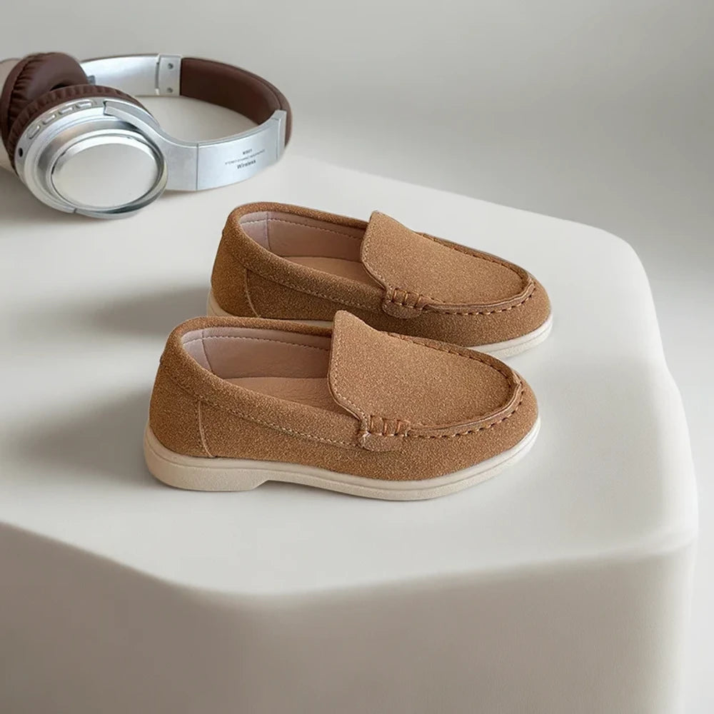 Chaussure souple fille coloris beige, design minimaliste pour petits pieds