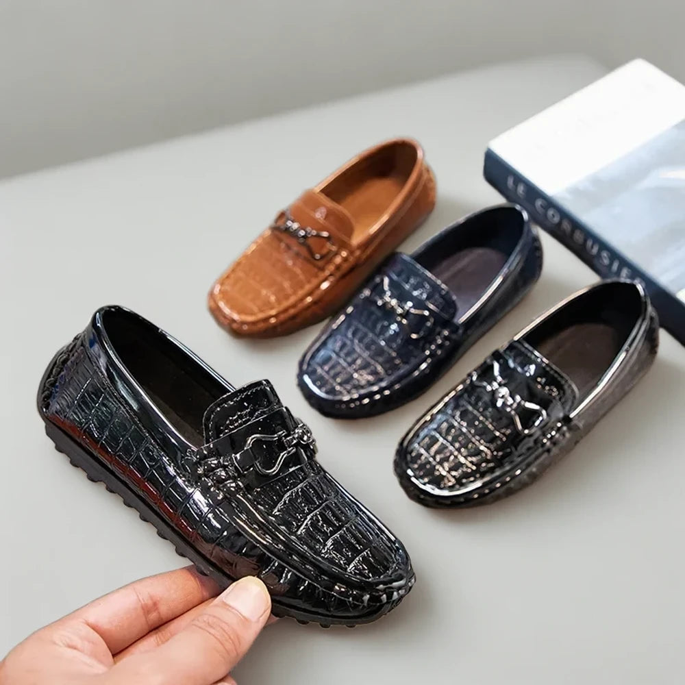 Mocassins garçon enfant bleu, détail de la boucle métal et finitions