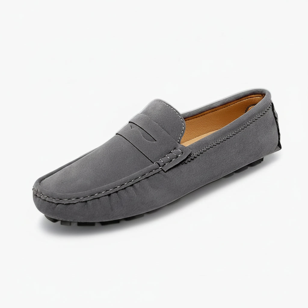 Mocassin espadrille en cuir suédé gris, vue de profil avec design épuré et semelle légère