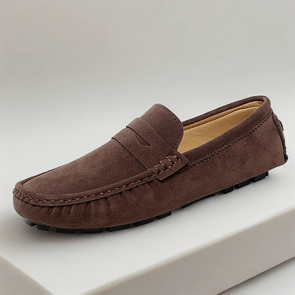 Mocassins espadrilles en noir et bleu marine, collection complète alignée vue de face