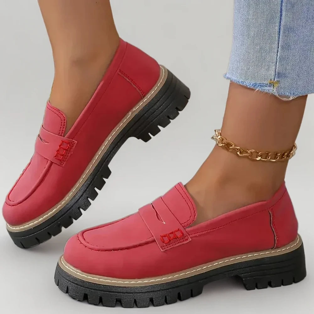 Détail de la semelle en caoutchouc du mocassin espadrille femme pour accroche fiable