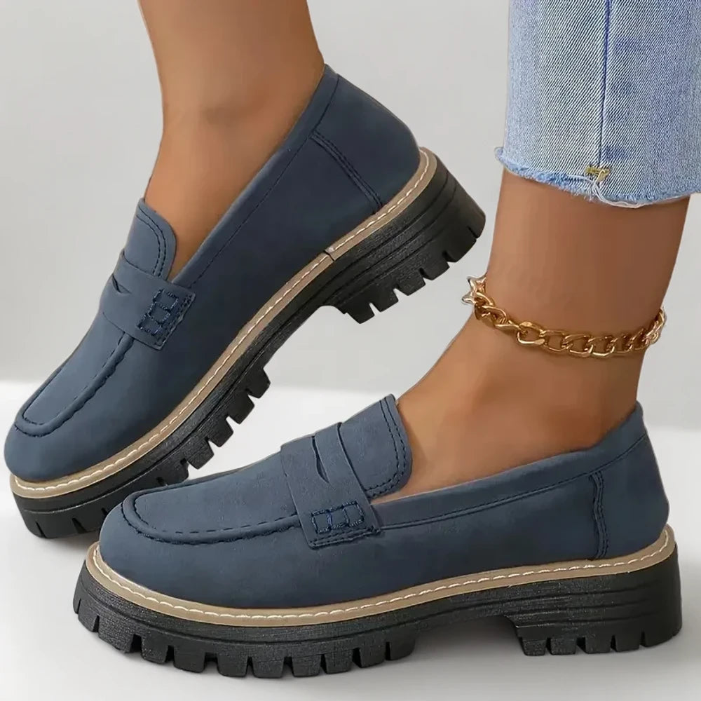 Mocassin espadrille femme détail du bout arrondi et design rétro intemporel