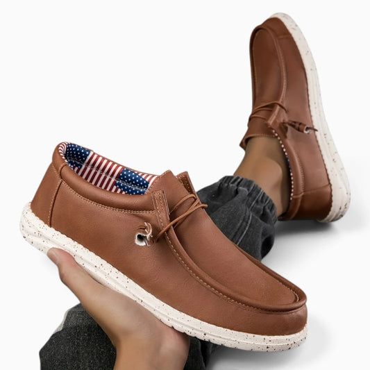 Mocassin été bleu marine vue de dessus, design sans lacet pour homme