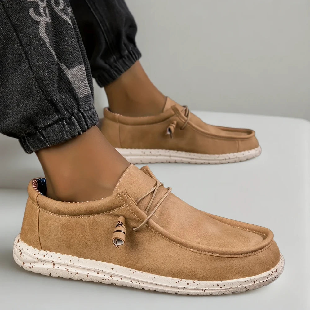 Mocassins d'été beige clair, vue dessus montrant confort respirant