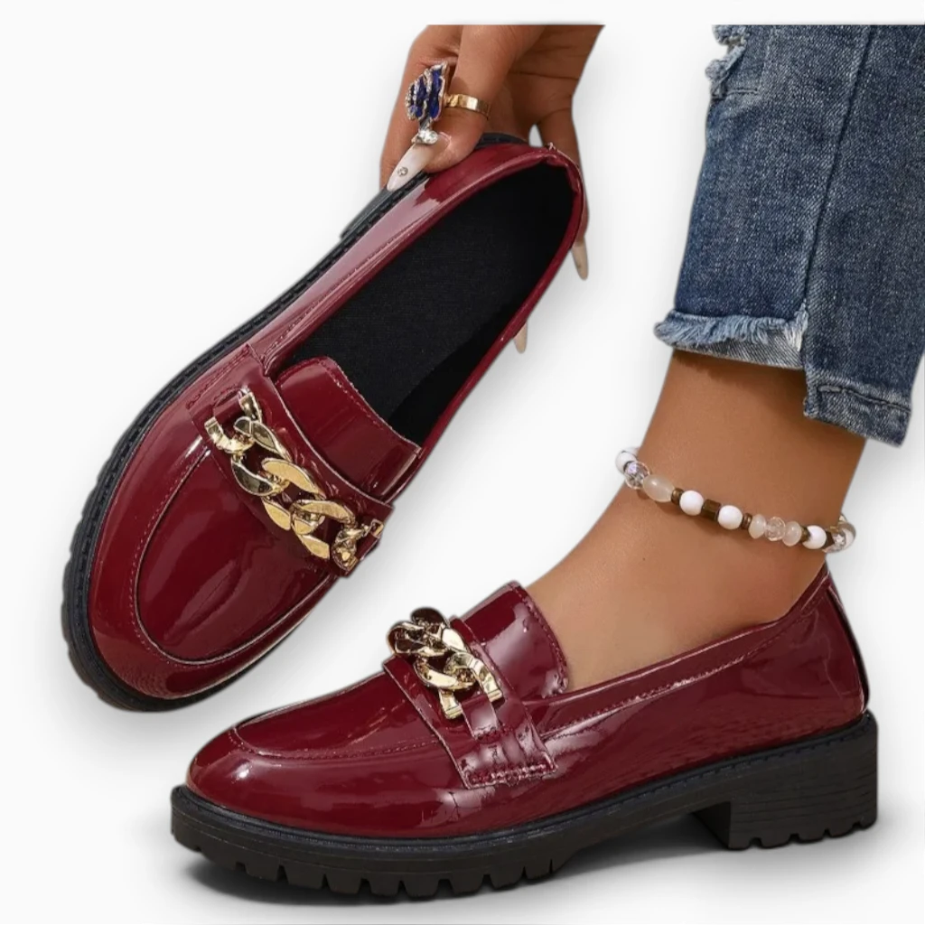 Détail de la semelle souple antidérapante du mocassin femme premium