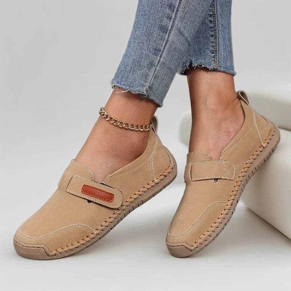 Mocassins modernes femme à enfiler, détail de la semelle souple