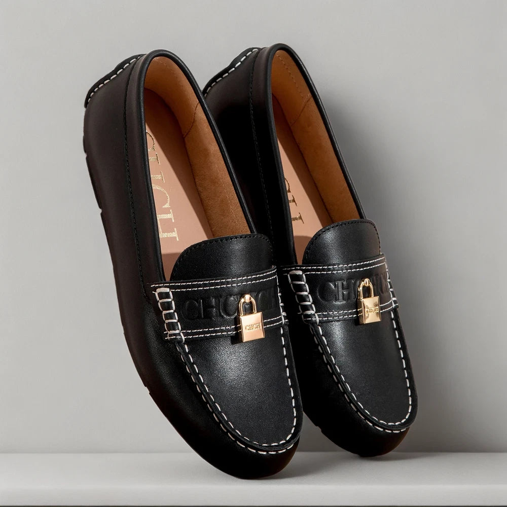 Paire de mocassins femme originaux style décontracté élégant