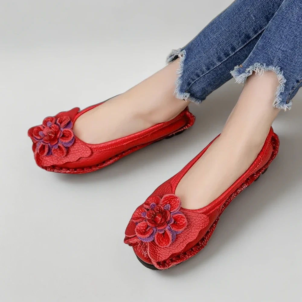 Détail de la matière souple et résistante du mocassin printemps femme
