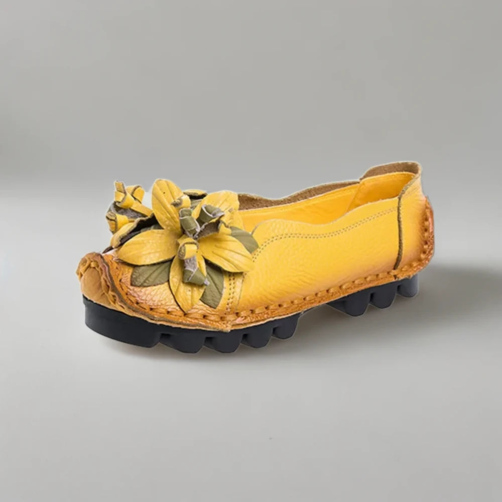 Gamme de cinq couleurs vives du mocassin femme printemps