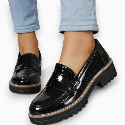 Chaussure mocassin semelle épaisse pour femme, détail de la semelle robuste