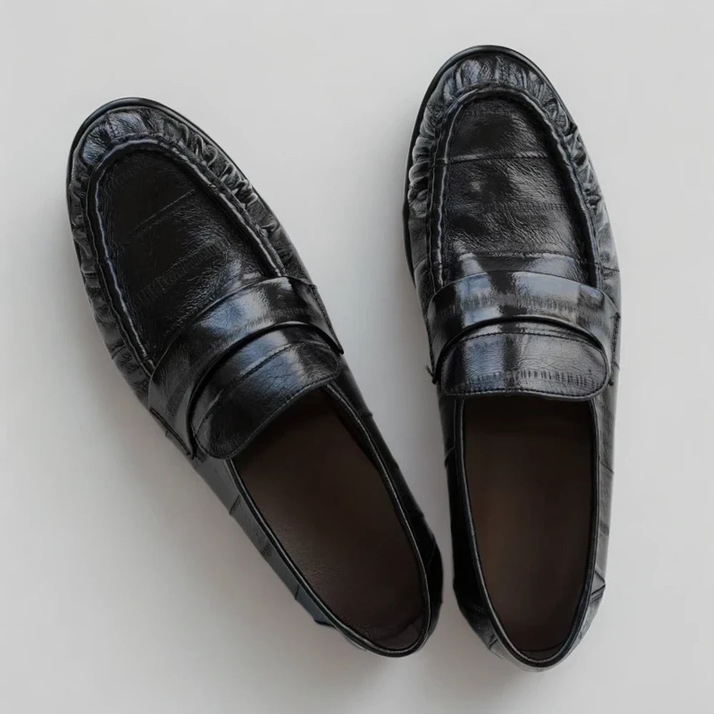 Mocassin vernis noir femme large coupe généreuse cuir véritable