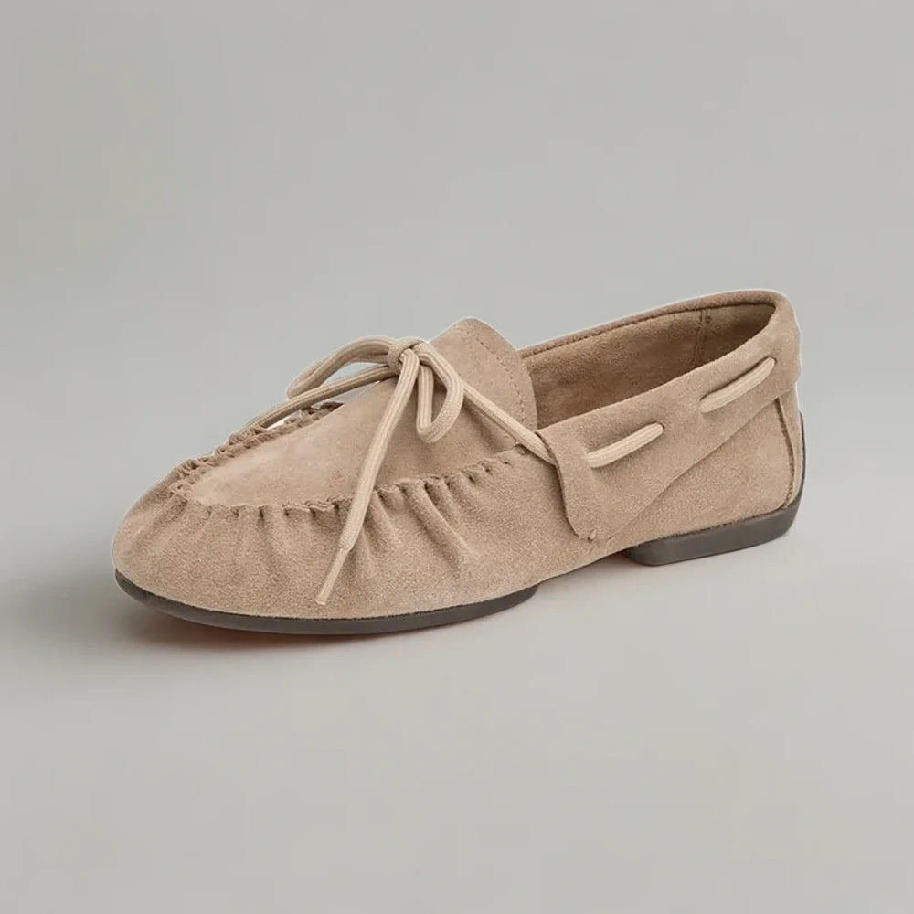 Mocassins fins femme marron clair vue de profil élégante
