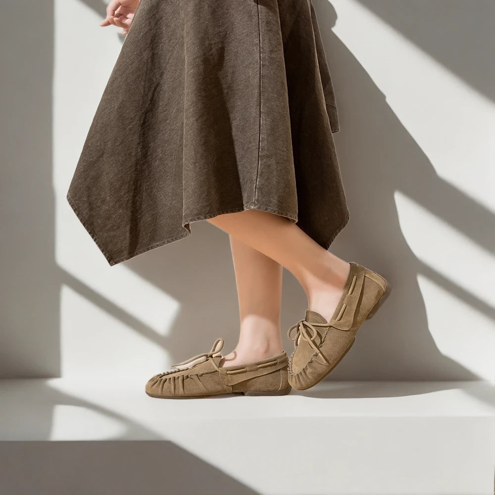 Gros plan cuir véritable mocassins fins femme qualité premium
