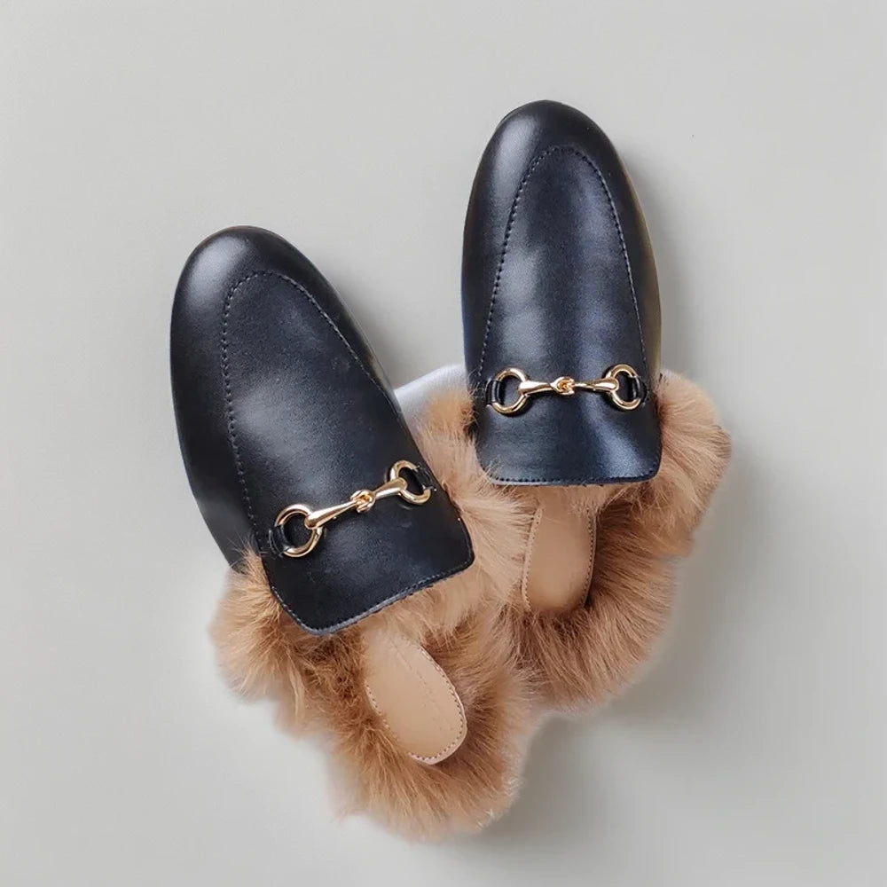 Mocassin fourrure femme teinte argentée élégante et audacieuse