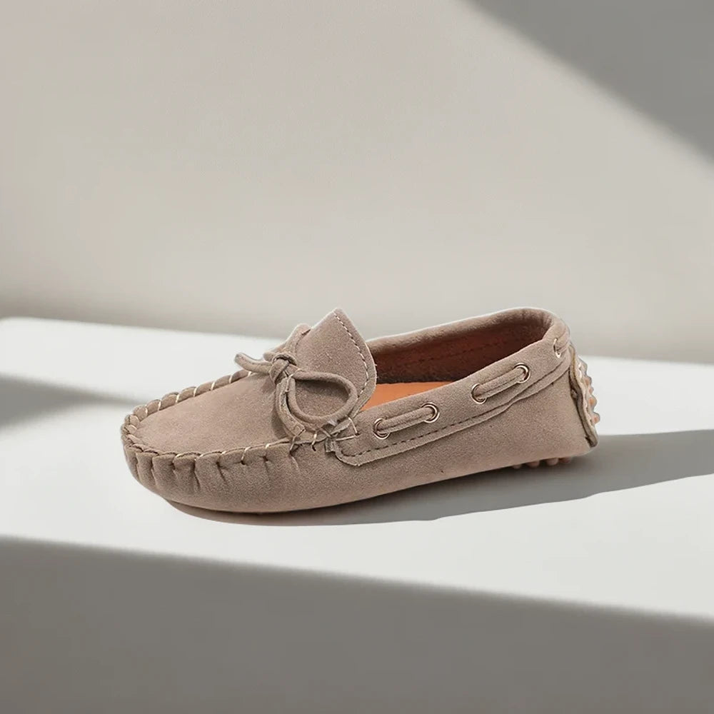 Mocassin garçon mariage vue de profil, design raffiné et élégant