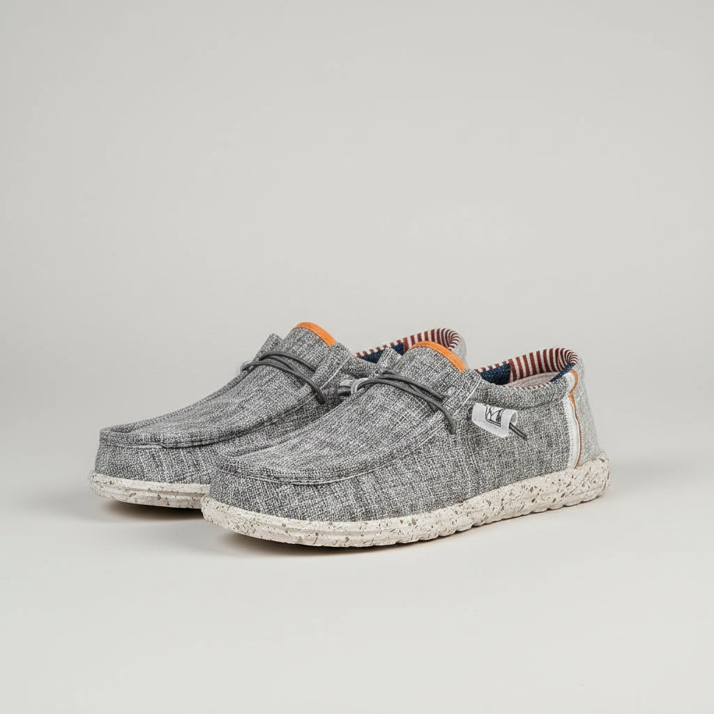 Mocassin gris homme en toile respirante, vue de profil