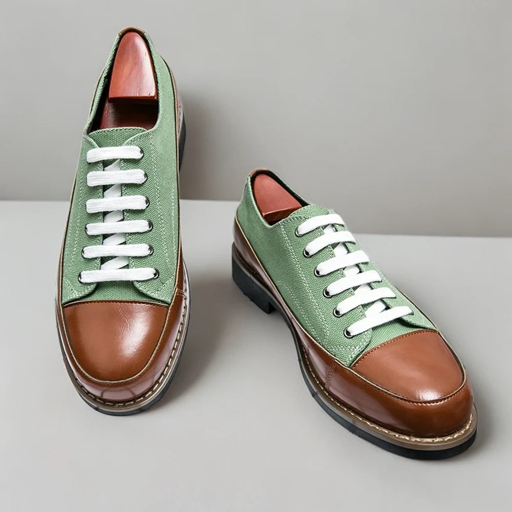 Mocassin grosse semelle homme lacé discret de face