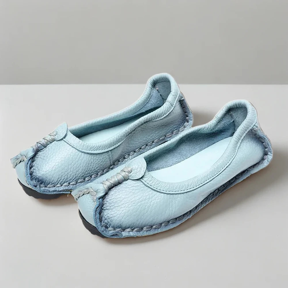 Mocassin haut femme porté avec un jean pour un style décontracté au quotidien