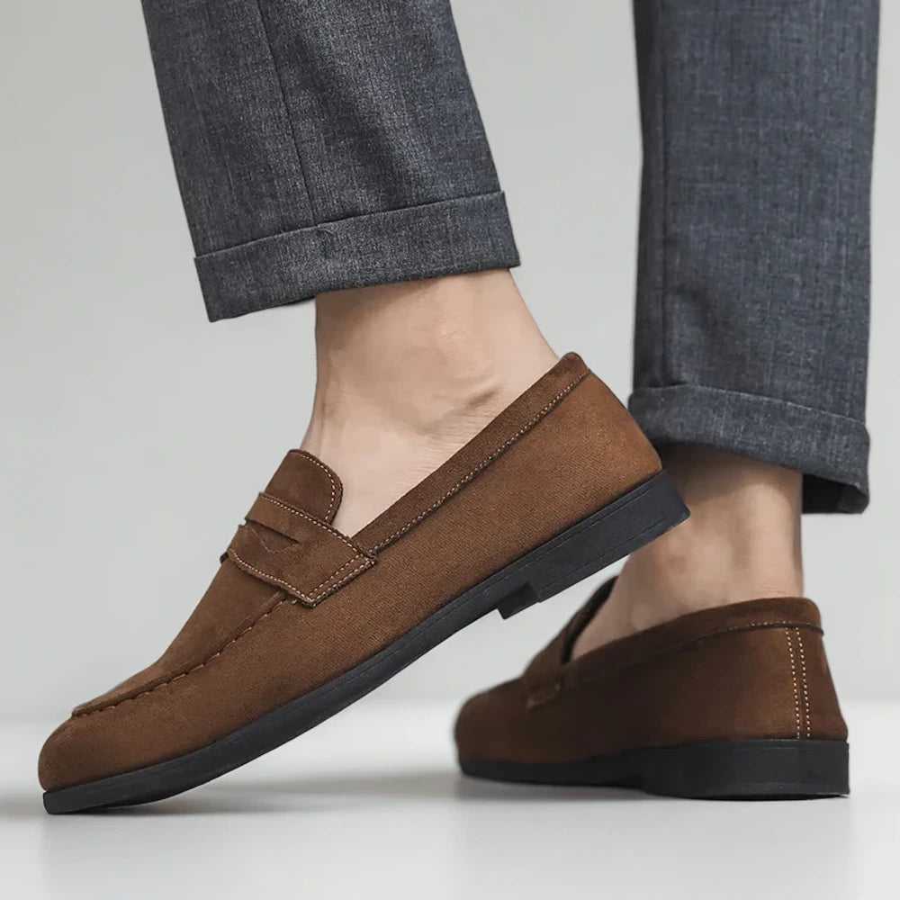 Gros plan semelle mocassin haut homme pour usage quotidien actif