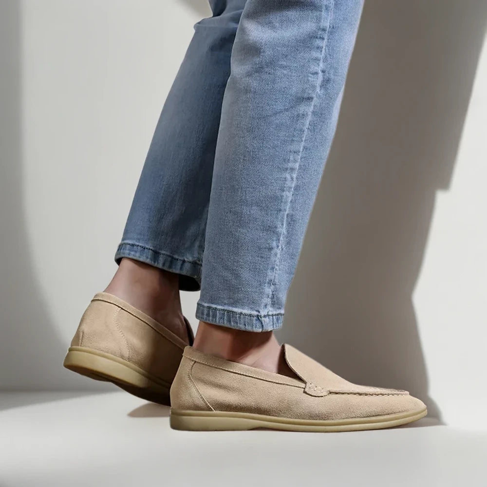 Gros plan texture daim premium mocassin classe homme