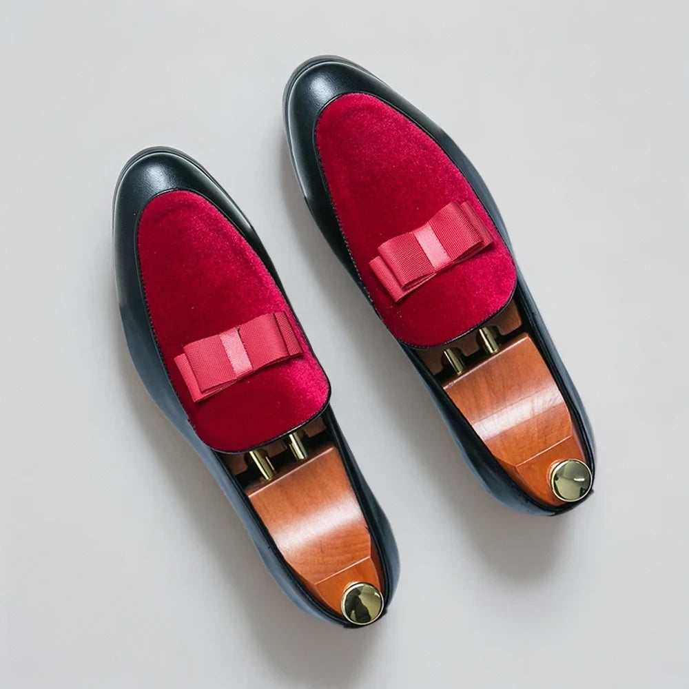 Mocassin indien pour homme vue de profil avec finitions soignées
