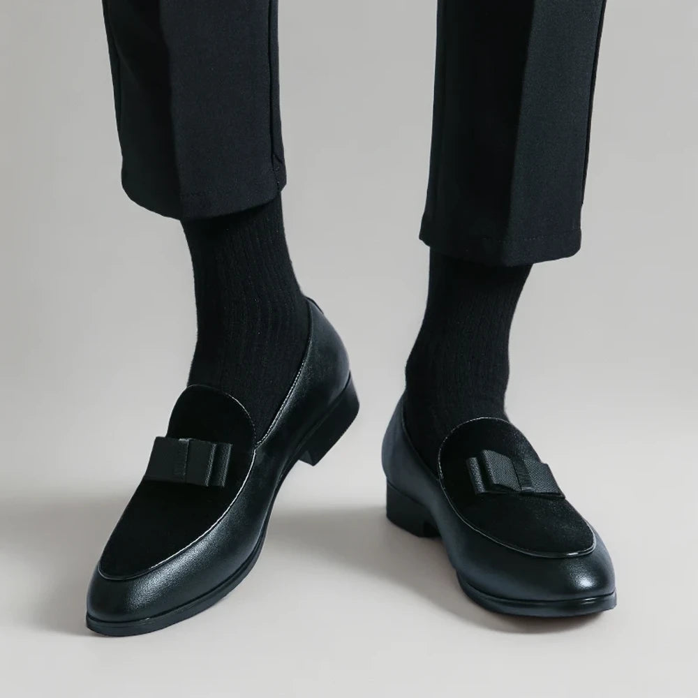 Détail de la couture et du cuir premium du mocassin homme indien