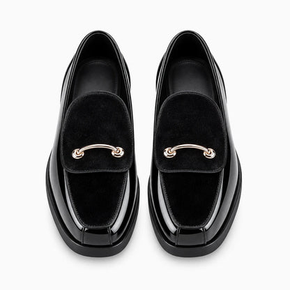 Mocassin homme noir verni brillant sans lacet pour outfit élégant