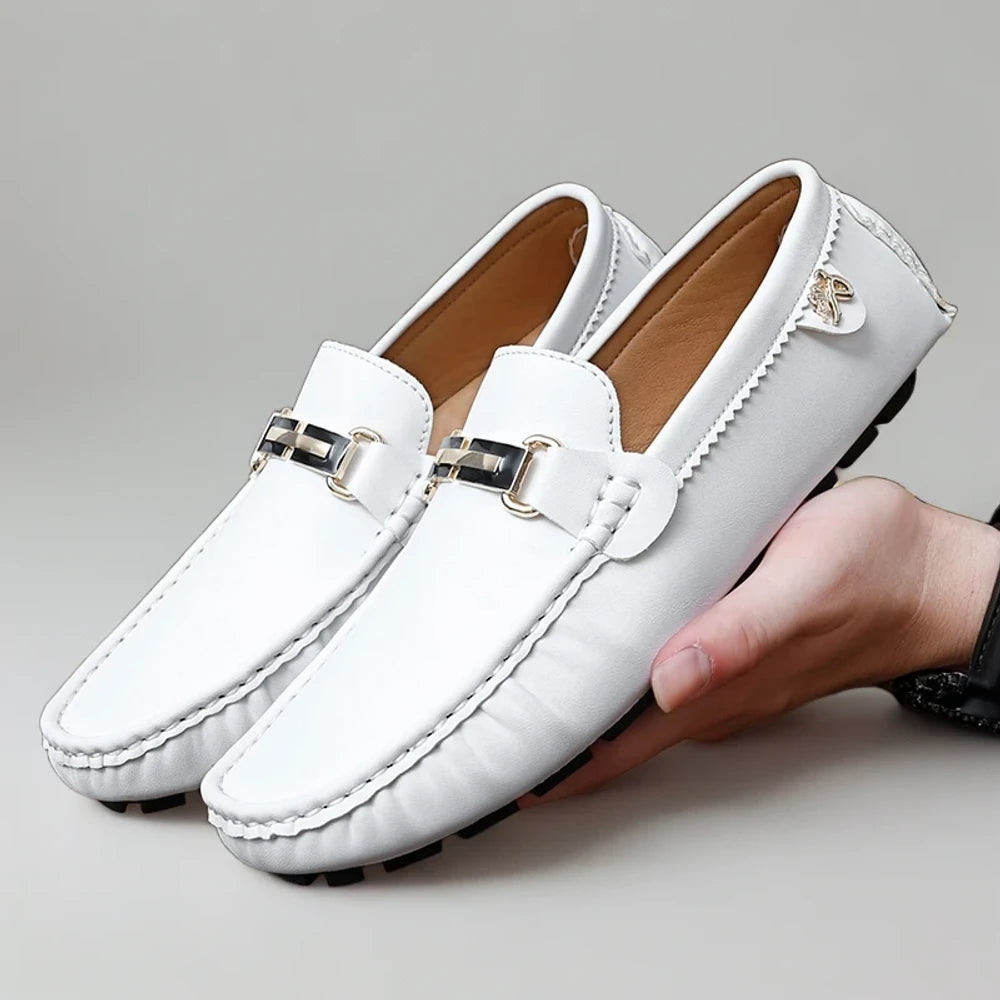 Mocassins pieds larges homme teinte marron, vue du dessus mettant en avant l'espace intérieur