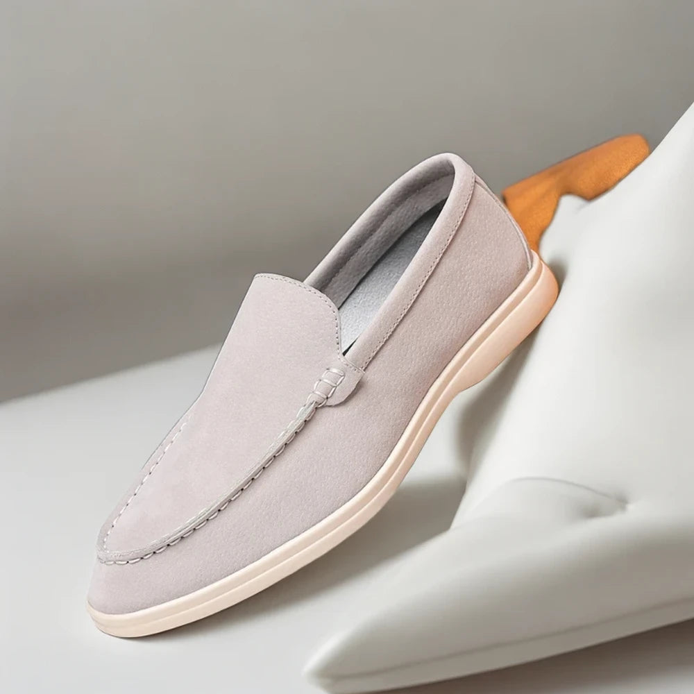 Mocassin en velour homme noir, style rétro intemporel pour le bureau