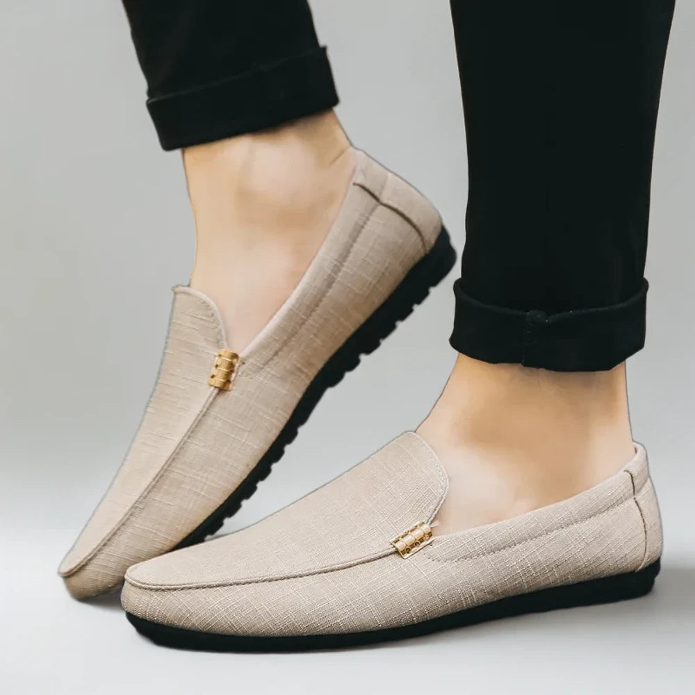 Mocassin indien porté au quotidien, allure élégante et décontractée