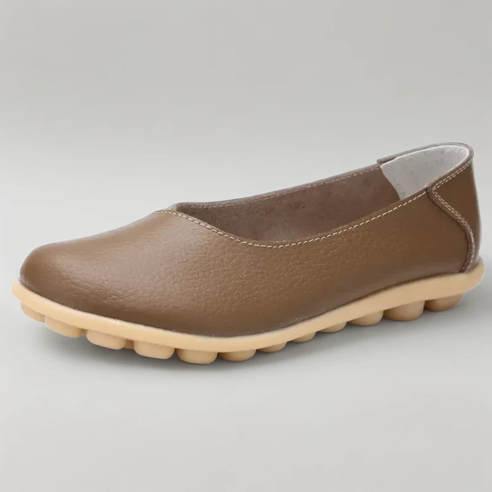 Texture patinée du cuir premium mocassin femme luxe italien