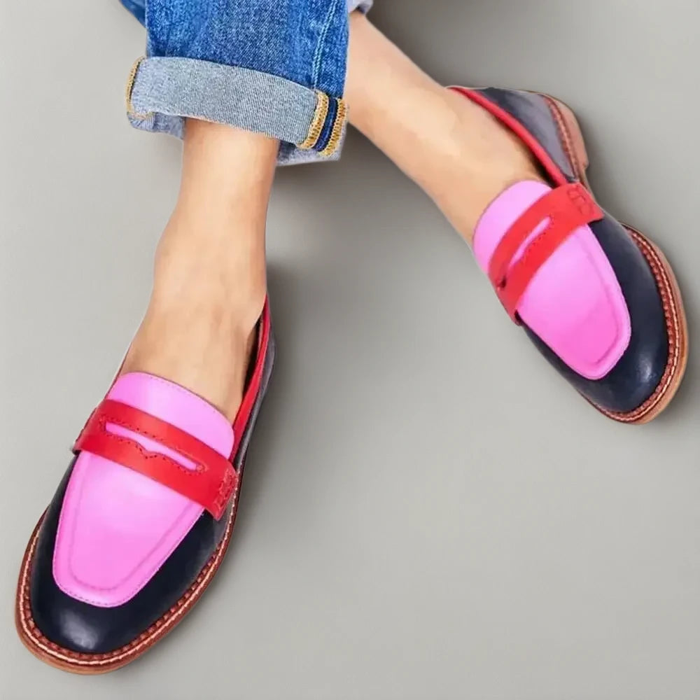 Mocassin lanière femme vue de profil, style intemporel et féminin