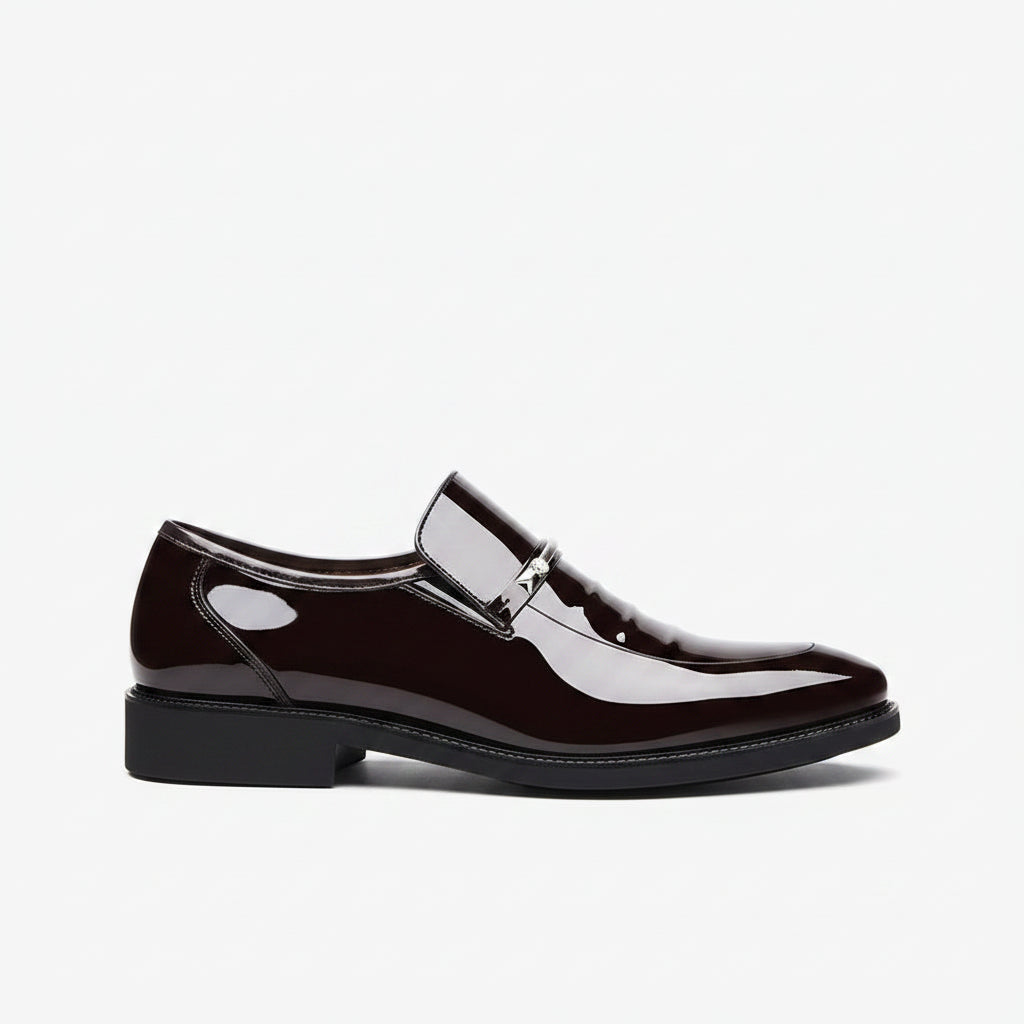 Mocassin loafer homme en cuir verni noir, finition brillante élégante