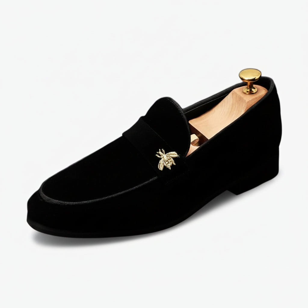 Mocassin maison en cuir suédé noir avec broderie, style college décontracté