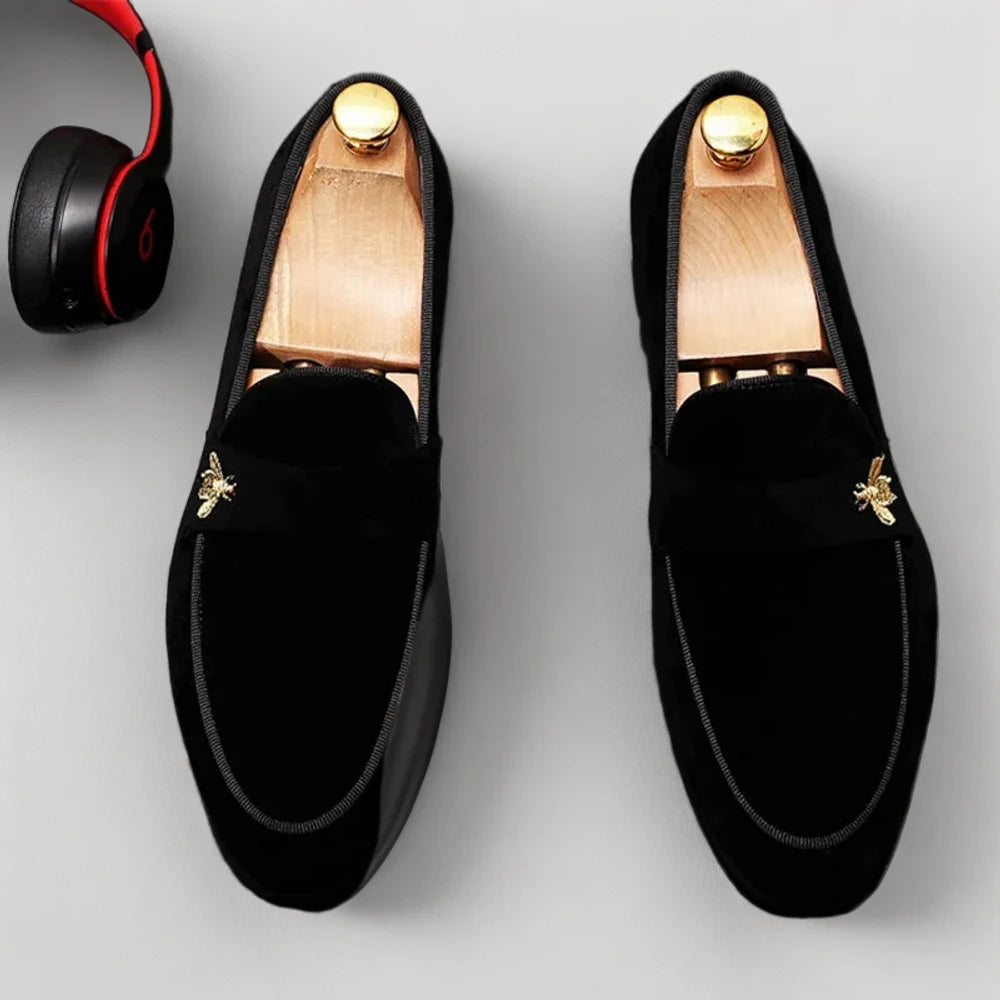 Paire de mocassins maison noirs, compatibles avec tenue bureau et soirée