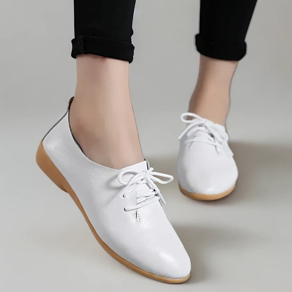 Mocassins femme marine avec ligne pointue affinée