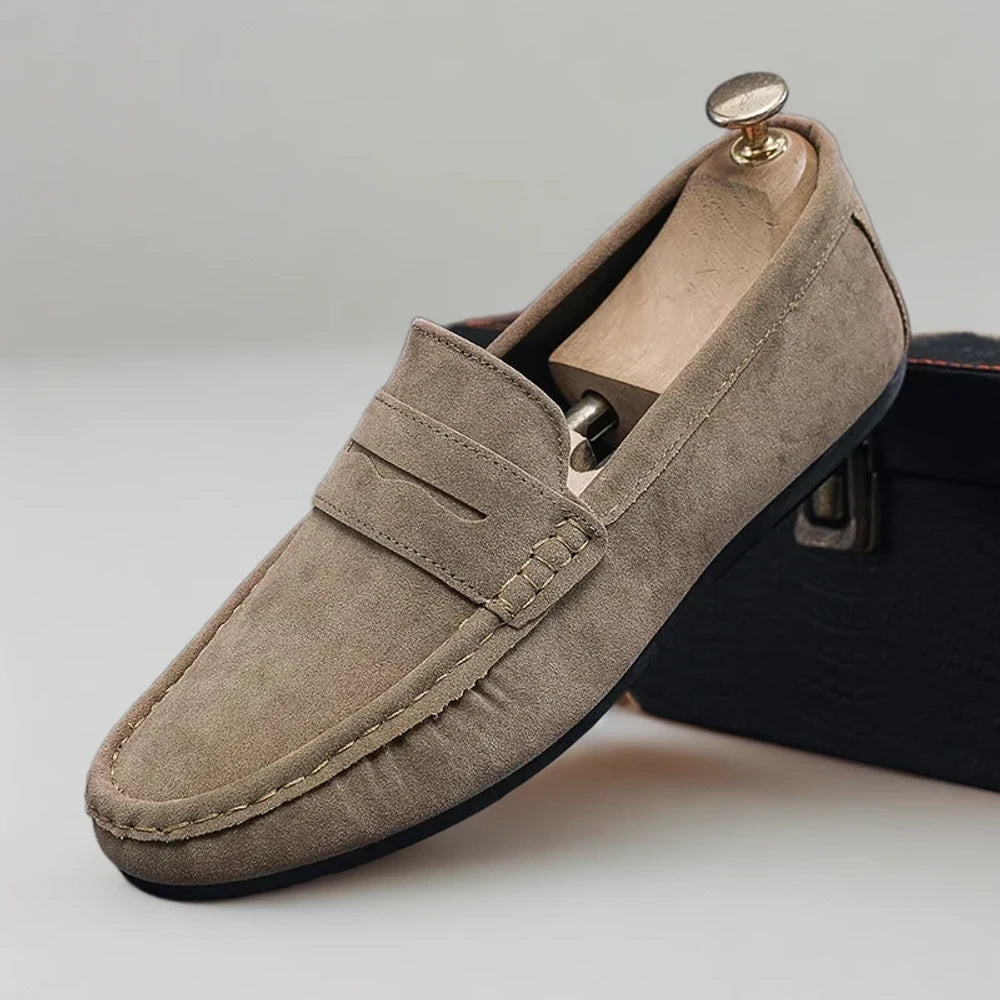 Mocassins modernes gris et kaki vue de profil semelle souple