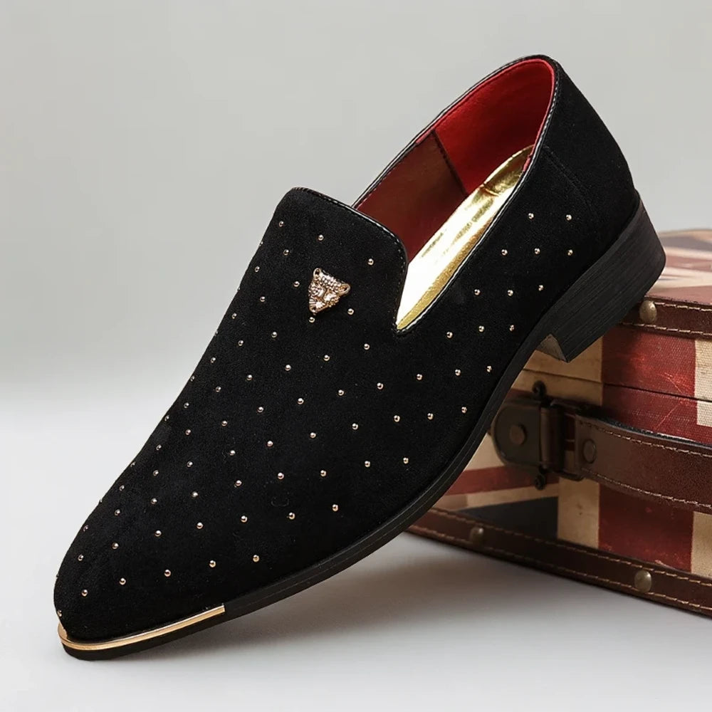 Mocassin montant homme en daim, gros plan sur la semelle confortable et la souplesse du talon