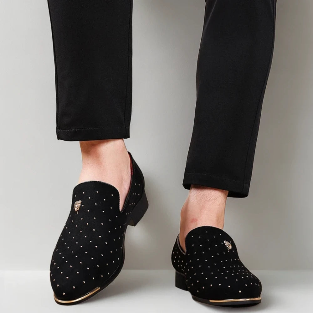 Mocassin montant homme italien, détail de la texture du daim et de la finition intemporelle