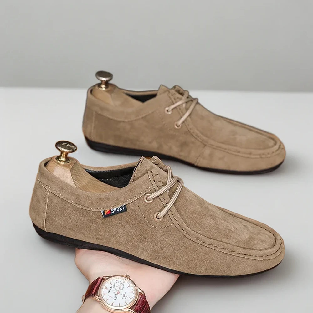 Mocassins homme nubuck détail de la matière suédée chaleureuse et texture
