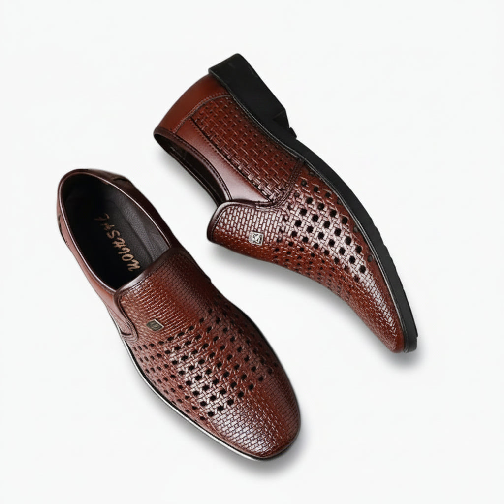 Mocassin orthopédique homme en cuir noir avec semelle souple épousant la forme du pied