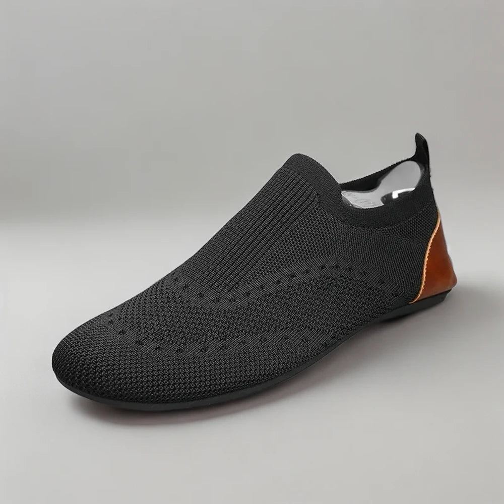 Mocassin ouvert marron en textile aéré, détail de la construction